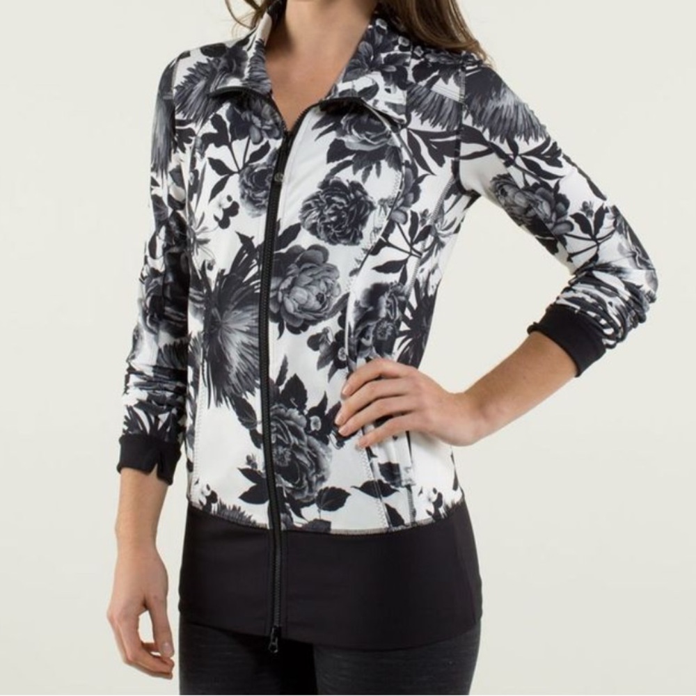 Nice asana jacket Lululemon